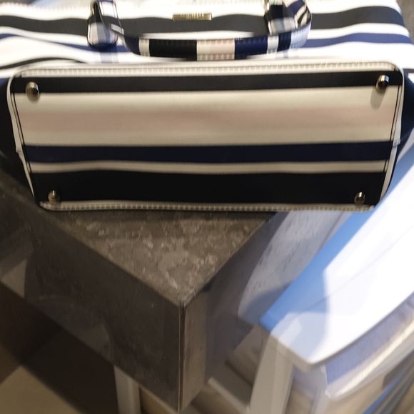 Kate Spade Laurel Tote Bag & Wallet - Picture 6 of 8